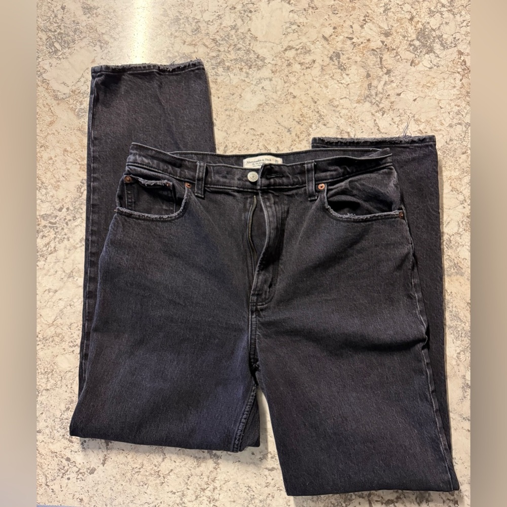 30R Abercrombie and Fitch Ultra High Rise 90’s Black Denim Jeans